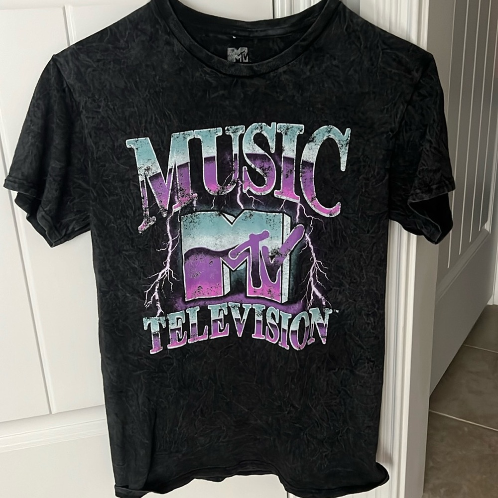mtv graphic tee